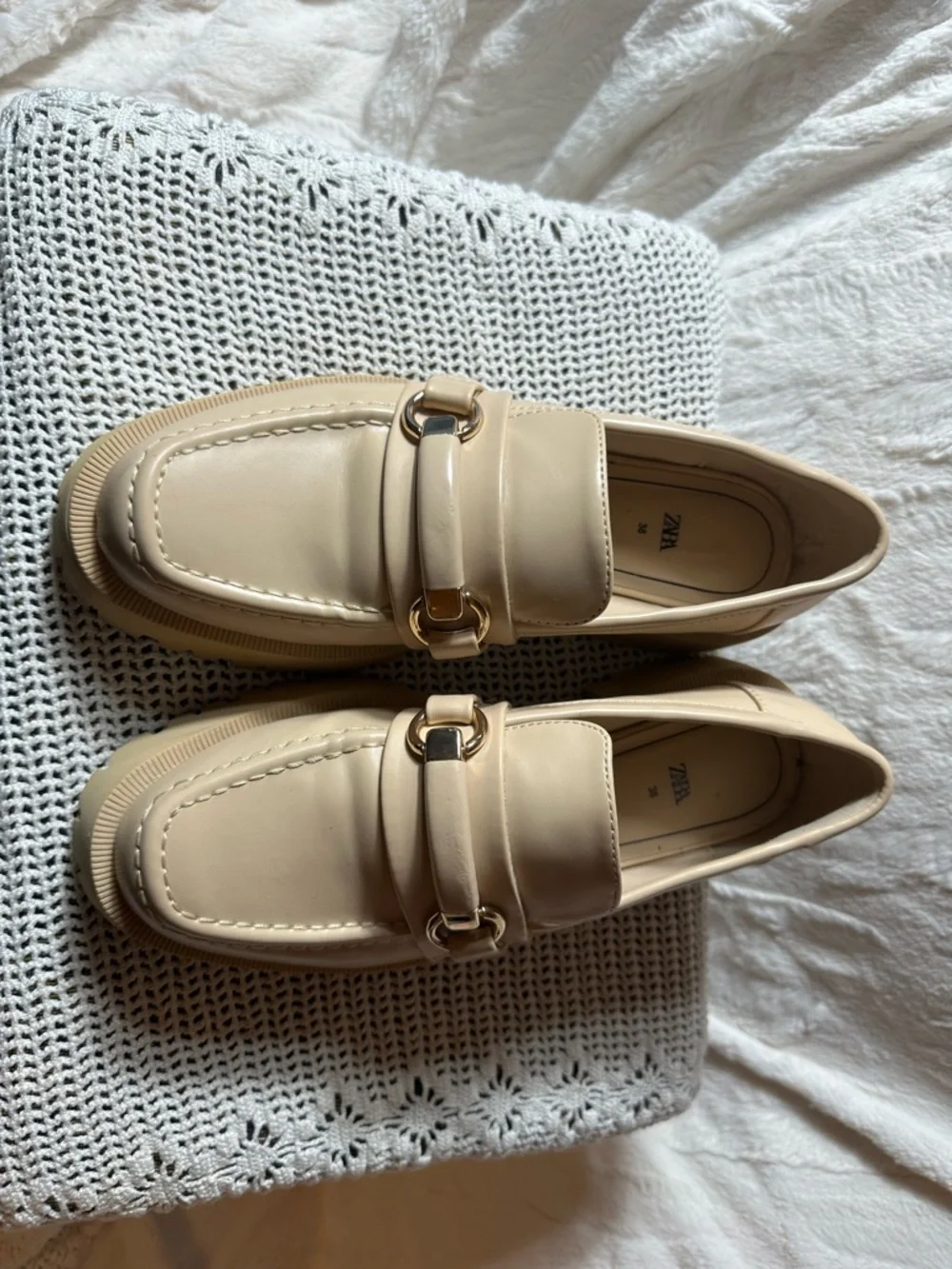 Zara women’s size 7.5 Cream Leather Bit Loafers - Picture 8 of 9